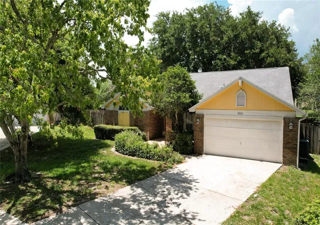 Photo 2 of Sale Pending at 2600 Clementon Park Ct, Orlando, FL 32835 | MLS# O6417728 | Listing updated on 2026-08-19