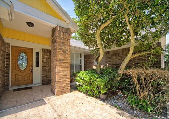 Photo 3 of Sale Pending at 2600 Clementon Park Ct, Orlando, FL 32835 | MLS# O6417728 | Listing updated on 2026-08-19