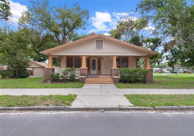 1st image of 907 N Clark St, Plant City, FL 33563 | MLS# TB8520243