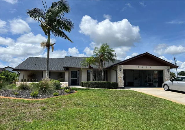2nd image of 9438 Crugar, Englewood, FL 34224 | MLS# A4697372