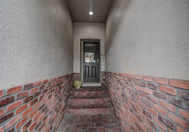 Photo 3 of Townhouse for sale at 1426 Hillview Ln, Tarpon Springs, FL 34689 | MLS# W7886821 | Listing updated on 2026-09-21
