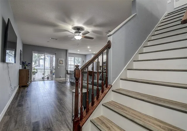 Photo 4 of Townhouse for sale at 1426 Hillview Ln, Tarpon Springs, FL 34689 | MLS# W7886821 | Listing updated on 2026-09-21
