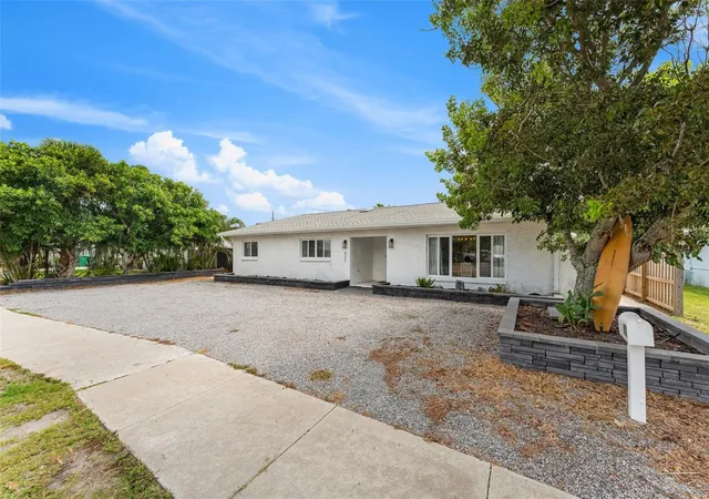 3rd image of 921 S Orlando Ave, Cocoa Beach, FL 32931 | MLS# TB8520267