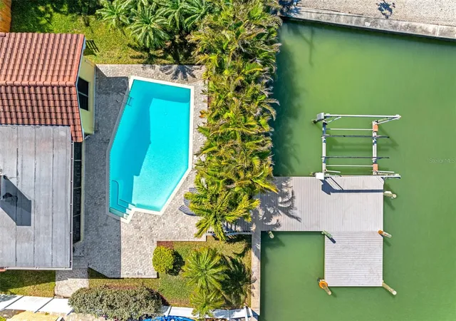 4th image of 562 Johns Pass Ave, Madeira Beach, FL 33708 | MLS# TB8520269