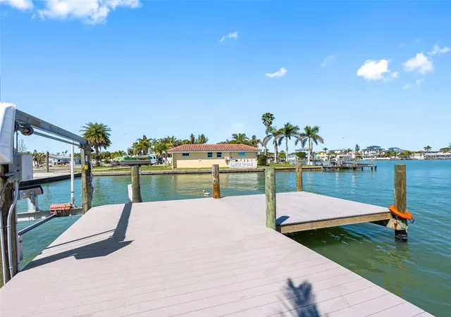 5th image of 562 Johns Pass Ave, Madeira Beach, FL 33708 | MLS# TB8520269