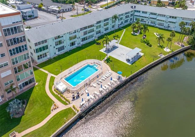 3rd image of 1847 Shore Dr S #509, St Petersburg, FL 33707 | MLS# TB8520277