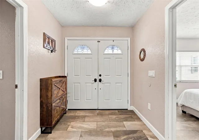 Photo 2 of Sale Pending at 2901 Beagle Pl, Seffner, FL 33584 | MLS# TB8520288 | Listing updated on 2026-09-20
