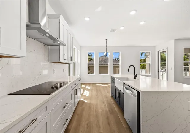 Photo 4 of Single family home for sale at 324 37th Avenue, St Petersburg, FL 33704 | MLS# TB8520292 | Listing updated on 2026-10-08
