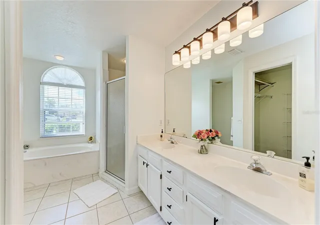 Photo 3 of Single family home for sale at 3213 45th Avenue E, Bradenton, FL 34203 | MLS# A4697393 | Listing updated on 2026-10-06