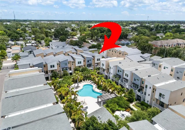 Photo 2 of Townhouse for sale at 2522 12th Terrace N, Saint Petersburg, FL 33713 | MLS# TB8520309 | Listing updated on 2026-09-02