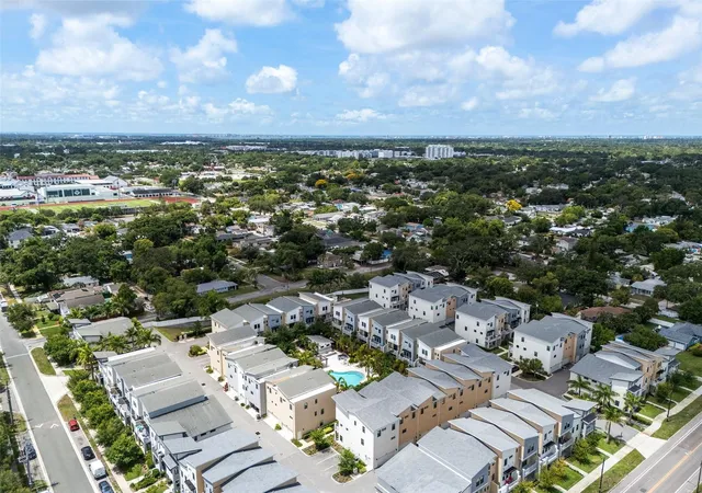 Photo 2 of Townhouse for sale at 2522 12th Terrace N, Saint Petersburg, FL 33713 | MLS# TB8520309 | Listing updated on 2026-09-02