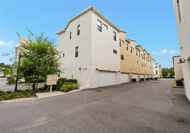 Photo 3 of Townhouse for sale at 2522 12th Terrace N, Saint Petersburg, FL 33713 | MLS# TB8520309 | Listing updated on 2026-09-02