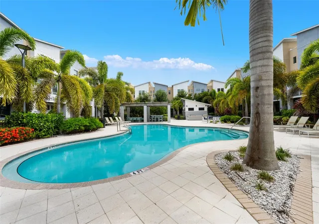 Photo 38 of Townhouse for sale at 2522 12th Terrace N, Saint Petersburg, FL 33713 | MLS# TB8520309 | Listing updated on 2026-09-02