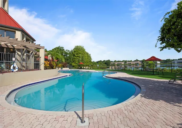 Homes for sale in Altamonte Springs, FL | 241 Afton Square, Altamonte Springs, FL 32714 | Houzeo