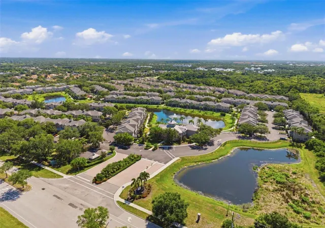 2nd image of 7560 Plantation Cir, Bradenton, FL 34201 | MLS# TB8520327