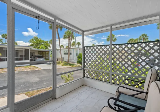 3rd image of 4851 W Gandy Blvd #B9L36, Tampa, FL 33611 | MLS# TB8520332