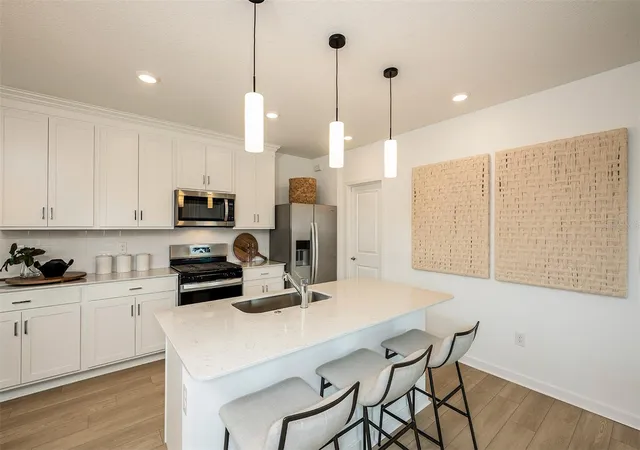 Photo 3 of Single family home for sale at 5330 Spring Maiden Cir, Apollo Beach, FL 33572 | MLS# TB8520350 | Listing updated on 2026-09-25