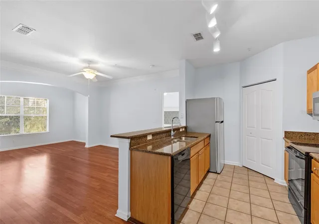 3rd image of 4207 S Dale Mabry Hwy #5310, Tampa, FL 33611 | MLS# TB8520361
