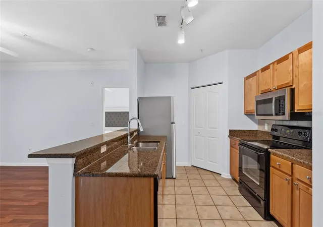 4th image of 4207 S Dale Mabry Hwy #5310, Tampa, FL 33611 | MLS# TB8520361