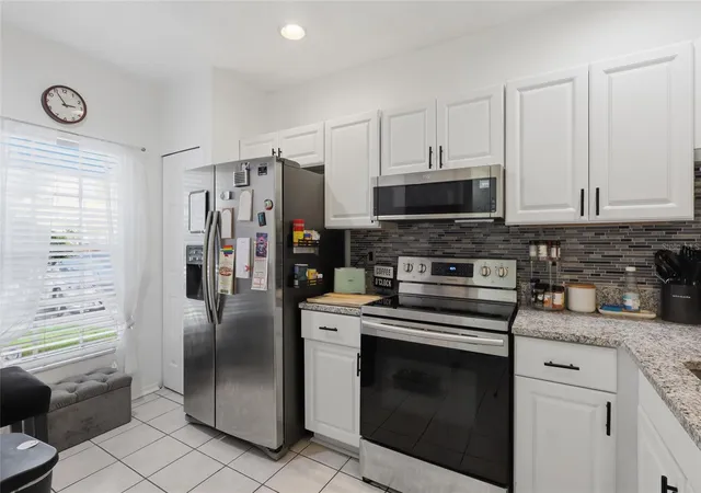 Photo 3 of Townhouse for sale at 30029 Granda Hills Ct, Wesley Chapel, FL 33543 | MLS# TB8520369 | Listing updated on 2026-08-11