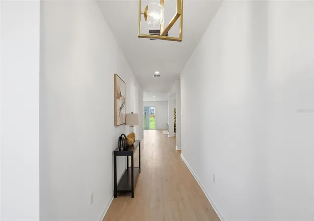3rd image of 1595 Stoneclifff Dr, Apopka, FL 32703 | MLS# O6417813