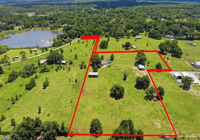 1st image of 1200 N Hart Rd, Geneva, FL 32732 | MLS# V4949715