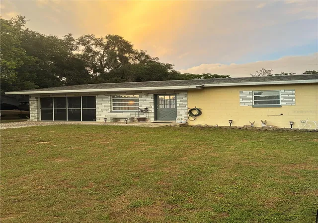 3rd image of 37 PINE STREET, Eustis, FL 32726 | MLS# O6417855