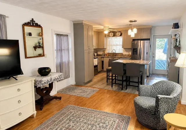 Photo 3 of Single family home for sale at 37 Pine St, Eustis, FL 32726 | MLS# O6417855 | Listing updated on 2026-09-14