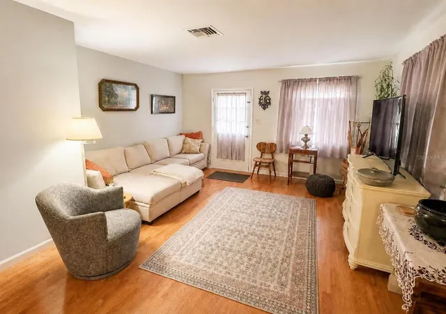 Photo 4 of Single family home for sale at 37 Pine St, Eustis, FL 32726 | MLS# O6417855 | Listing updated on 2026-09-14
