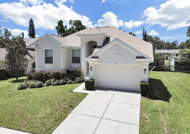 3rd image of 1025 Lake Avoca Pl, Tarpon Springs, FL 34689 | MLS# TB8520447