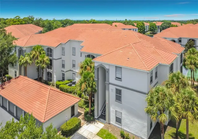 Listing Photo 1 - Condo for sale in building located at 2615 Maitland Xing Wy, Orlando, FL 32810 - Unit #303