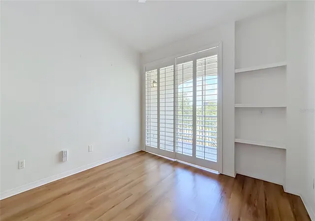 Listing Photo 5 - Condo for sale in building located at 2615 Maitland Xing Wy, Orlando, FL 32810 - Unit #303