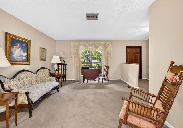 Homes for sale in Lutz, FL | 910 Hillside Dr, Lutz, FL 33549 | MLS# TB8520451