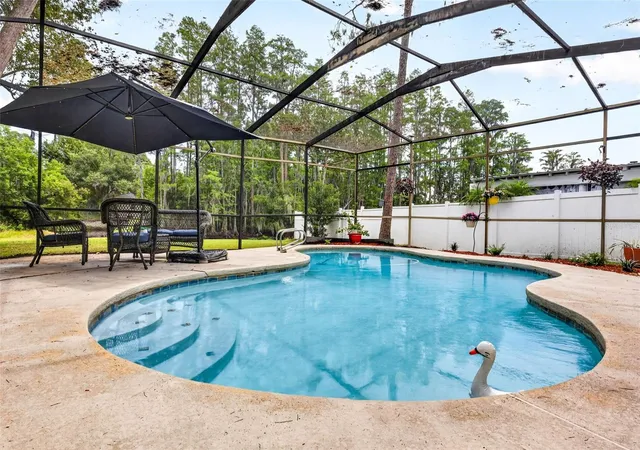 Homes for sale in Lutz, FL | 910 Hillside Dr, Lutz, FL 33549 | MLS# TB8520451