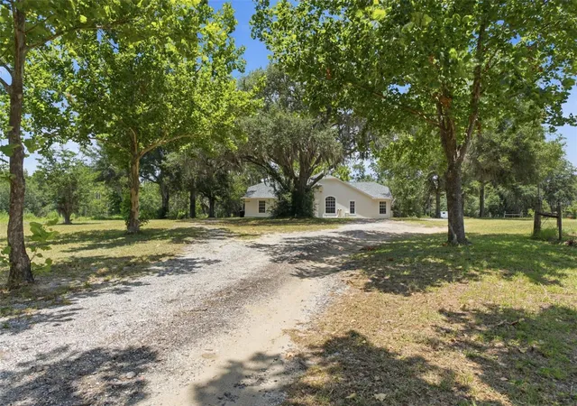 4th image of 2419 E Stage Coach Trl, Inverness, FL 34452 | MLS# W7886836