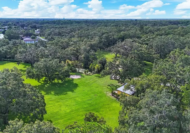 Photo 1 of Mansion for sale at 3348 Alamo Ln, Sarasota, FL 34235 | MLS# A4697425 | Listing updated on 2026-08-26