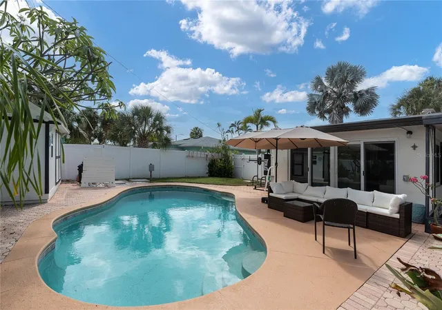 Homes for sale in St Pete Beach, FL | 430 88Th Ave, St Pete Beach, FL 33706 | MLS# TB8520480