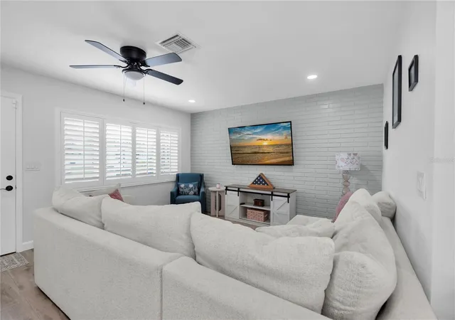 Homes for sale in St Pete Beach, FL | 430 88Th Ave, St Pete Beach, FL 33706 | MLS# TB8520480