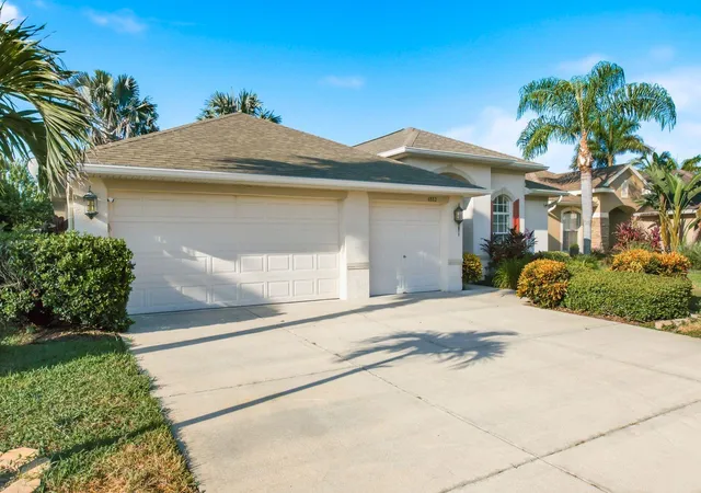 3rd image of 4882 W Breeze Cir, Palm Harbor, FL 34683 | MLS# TB8520481