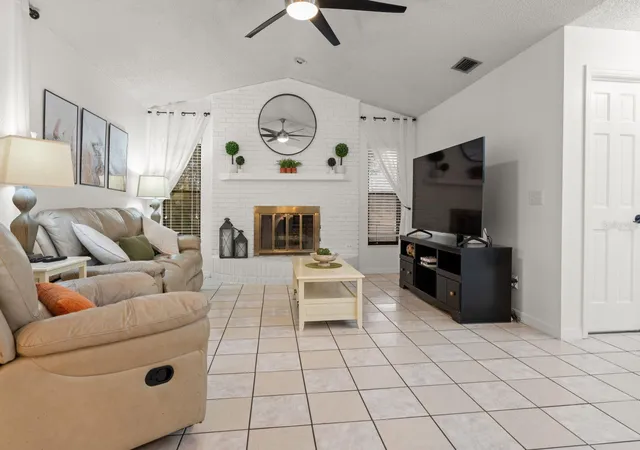 Homes for sale in Deltona, FL | 1943 Dupont Ct, Deltona, FL 32725 | MLS# O6417897