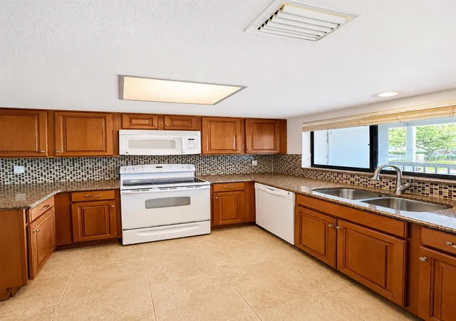 2nd image of 1054 Lotus Cove Ct #633, Altamonte Springs, FL 32714 | MLS# O6417898