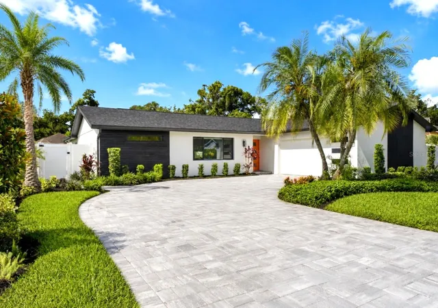 Photo 3 of Single family home for sale at 906 Samy Dr, Tampa, FL 33613 | MLS# TB8520492 | Listing updated on 2026-09-27