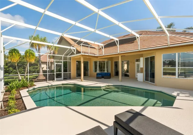 Photo 3 of Single family home for sale at 11217 Willow Gdns Dr, Windermere, FL 34786 | MLS# O6417903 | Listing updated on 2026-08-31