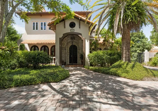 Photo 1 of Single family home for sale at 4803 W Woodmere Rd, Tampa, FL 33609 | MLS# TB8520503 | Listing updated on 2026-10-05