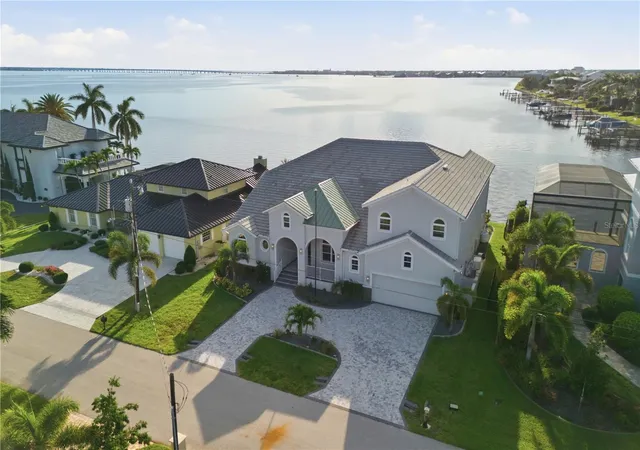Photo 1 of Single family home for sale at 2139 Palm Tree Dr, Punta Gorda, FL 33950 | MLS# C7527490 | Listing updated on 2026-09-03
