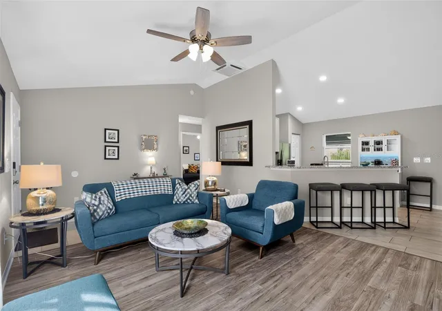 Photo 4 of Single family home for sale at 484 Marion Oaks Ln, Ocala, FL 34473 | MLS# O6417916 | Listing updated on 2026-07-21