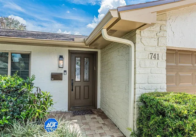 Photo 3 of Single family home for sale at 741 Brookside Rd, Maitland, FL 32751 | MLS# S5152100 | Listing updated on 2026-09-22