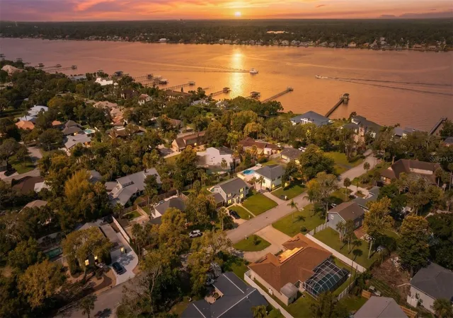 2nd image of 33 Sandcastle Dr, Ormond Beach, FL 32176 | MLS# V4949718