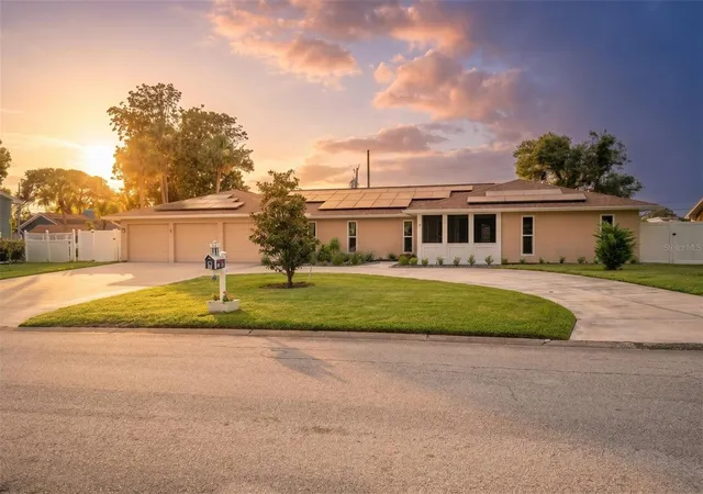 Single family home for sale at 33 Sandcastle Dr, ORMOND BEACH, FL 32176 | MLS# V4949718