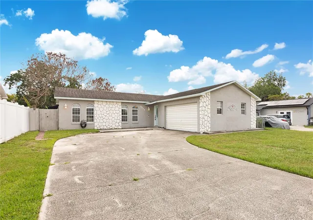 Photo 3 of Single family home for sale at 5349 Moonglow Blvd, Orlando, FL 32839 | MLS# O6417922 | Listing updated on 2026-09-12